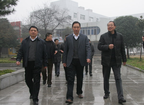 龚书记调研1.jpg