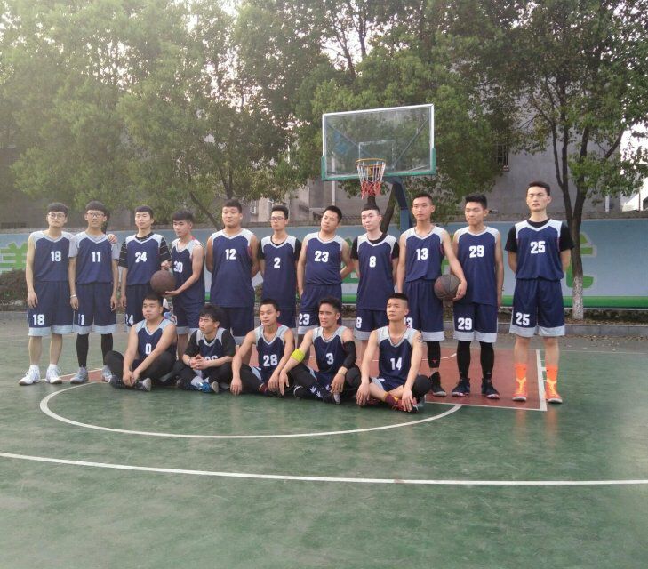 管理学院男队.JPG
